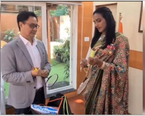 किरण रिजिजू ने पीवी सिंधु को दी जन्मदिन की बधाई 