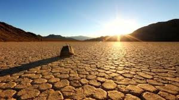 अमेरिका : कैलिफोर्निया की डेथ वैली में पारा 53 डिग्री सेल्सियस के पार, पर्यटक की मौत