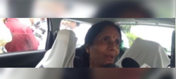 रायबरेली में राहुल गांधी ने कैप्टन अंशुमान की मां से की मुलाकात, अग्निवीर योजना को बताया गलत 