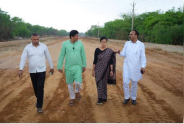 दिल्ली सरकार की फैक्ट फाइंडिंग कमेटी ने पेड़ काटने वाली जगह का किया दौरा 