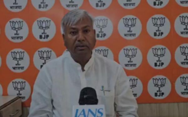 देश संविधान से चलता है, कुरान और गीता से नहीं : भाजपा नेता जुगल किशोर 
