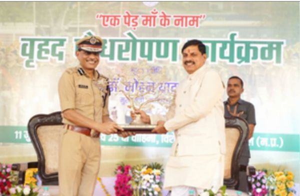 मध्य प्रदेश को हरा-भरा बनाने की मुहिम, पुलिस इकाइयों में रोपे गए 1.25 लाख पौधे 