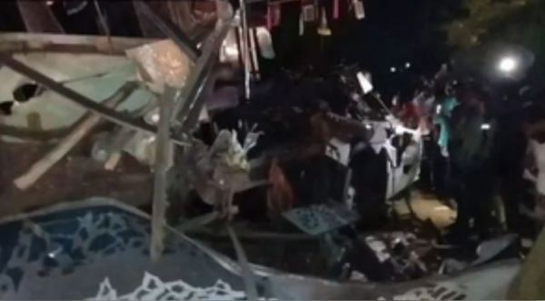 कर्नाटक में भीषण सड़क हादसा, बस को लॉरी ने मारी टक्कर, 9 लोगों की मौत 