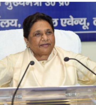 एलएलबी छात्रों को ‘मनुस्मृति’ पढ़ाने के प्रस्ताव का विरोध स्वाभाविक है : मायावती