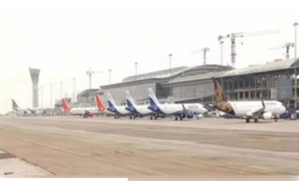 मुंबई में भारी बारिश के कारण हवाई सेवाएं प्रभावित 