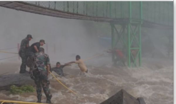 झील में रील बनाने के चक्कर में डूबने लगे आधा दर्जन लोग, वनकर्मियों ने बचाई सभी की जान 