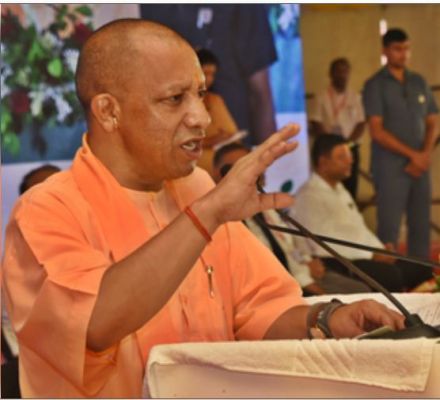 डग्गामार और बिना परमिट की बसों को लेकर सीएम योगी सख्त