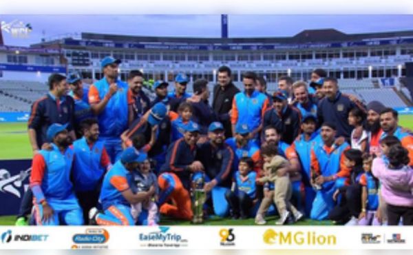 पाकिस्तान को हराकर भारत बना चैंपियन, युवराज ने यूनुस खान को दिया करारा जवाब 