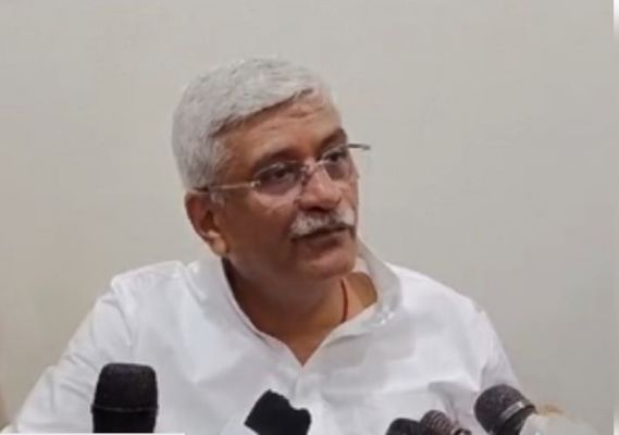 केंद्रीय मंत्री गजेंद्र सिंह शेखावत ने कांग्रेस पर कटाक्ष किया, कहा - देश में बनेंगे स्काई डाइविंग के और केंद्र
