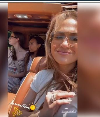 बेन एफ्लेक की बेटी संग न्यूयॉर्क में शॉपिंग करती दिखीं जेनिफर लोपेज