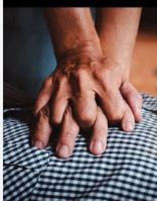 बंगाल में व्यक्ति ने तालाब से किशोर को बाहर निकालने के बाद सीपीआर देकर उसकी जान बचाई
