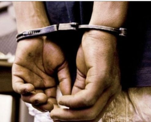 बिहार में पूर्व मंत्री गए थे जमीन कब्जा करने, पुलिस ने हथियारों के साथ पांच लोगों को किया गिरफ्तार 