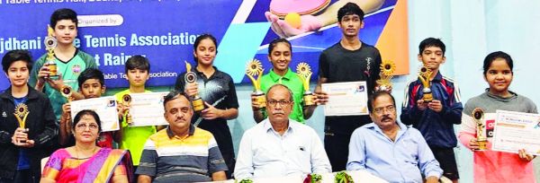 विशाल, श्रेष्ठ, अद्विक, चहक, समाया और महविन रहे टेबल टेनिस विजेता