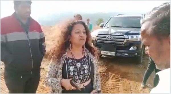 ‘छत्तीसगढ़’ का  संपादकीय :   ...पहली मुसीबत आपको ले  जाती है अपनी सहेलियों तक