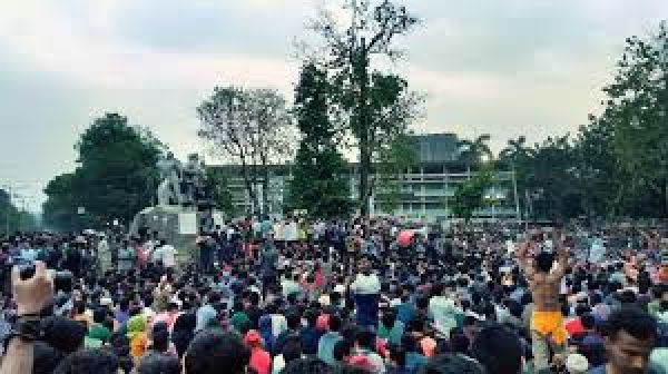 बांग्लादेश में सरकारी नौकरियों में कोटा प्रणाली को लेकर झड़प, कई लोग घायल