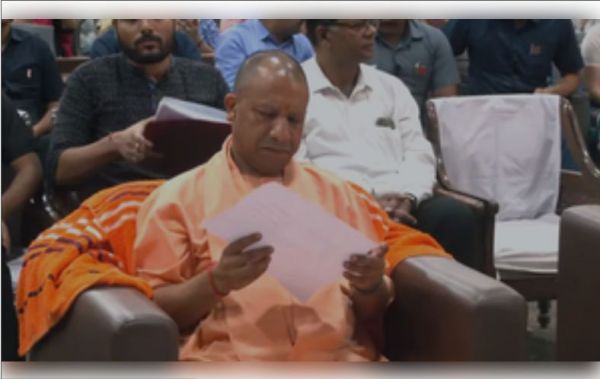 यूपी में तीन आईपीएस का तबादला, हापुड़ के एसपी अभिषेक वर्मा को वेटिंग में भेजा 