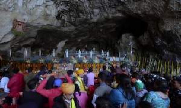 18 दिनों में 3.38 लाख से अधिक श्रद्धालुओं ने किए बाबा बर्फानी के दर्शन