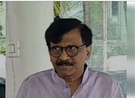 महाराष्ट्र सरकार के 'लाडला भाई' योजना पर बरसे संजय राउत, छगन भुजबल को बताया 'कलाकार'