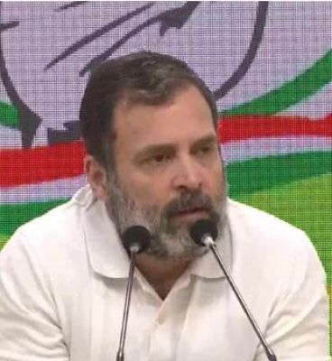 जब चाहे बिक जाएँ और जब चाहे गर्व !!