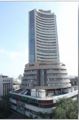 कमजोर वैश्विक संकेतों से गिरावट के साथ खुला शेयर बाजार 