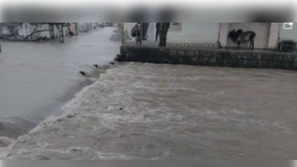 जूनागढ़ में भारी बारिश से बाढ़ के हालात, जनजीवन अस्त-व्यस्त 
