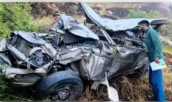उत्तराखंड के त्यूणी में बोलेरो गाड़ी अनियंत्रित होकर खाई में गिरी, 2 की मौत 