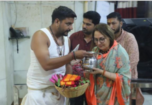 उज्जैन : जयाप्रदा ने किए महाकाल के दर्शन, बोलीं- यहां आने से सब कुछ होता है शुभ
