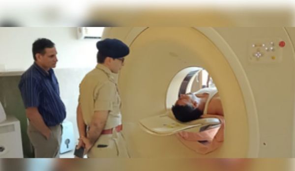 करनाल में संदिग्ध कार ने नाके पर पुलिसकर्मी को मारी टक्कर, घायल कांस्टेबल अस्पताल में भर्ती 