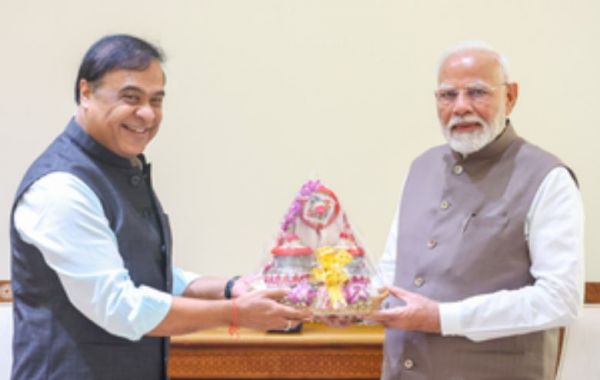 असम के सीएम हिमंता सरमा ने प्रधानमंत्री मोदी से की मुलाकात 
