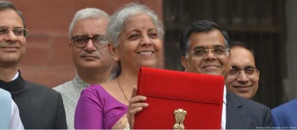 भारत: आम बजट में युवाओं, महिलाओं और किसानों को क्या मिला