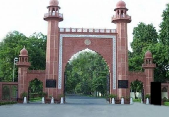 अलीगढ़ मुस्लिम यूनिवर्सिटी में पुरानी रंजिश को लेकर चली गोली, दो घायल 