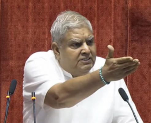 राज्यसभा में किसानों के मुद्दे पर विपक्ष का हंगामा, सभापति बोले जयराम रमेश को नहीं पता 'क' 'ख' 'ग' 