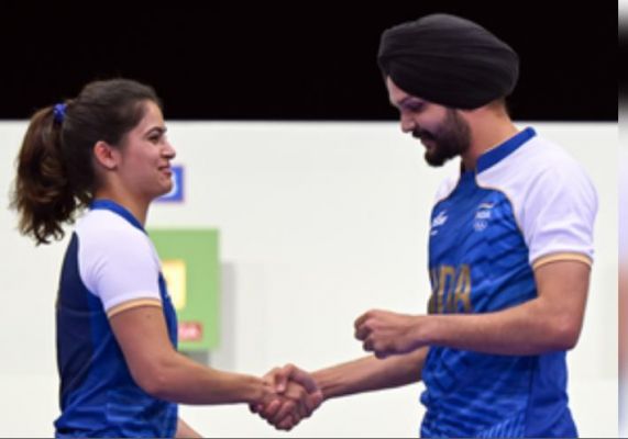 मनु भाकर और सरबजोत सिंह ने 10 मीटर एयर पिस्टल मिश्रित टीम स्पर्धा में जीता कांस्य पदक