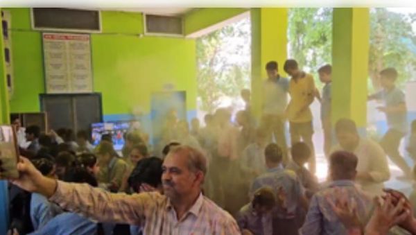 मनु भाकर के गांव-परिवार में जश्न का माहौल 