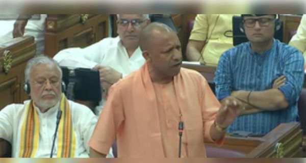 गरीबों को ठगने वाले भूमाफिया समाजवादी पार्टी से जुड़े लोग : मुख्यमंत्री योगी 