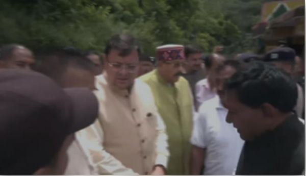 सीएम धामी ने उत्तराखंड में भारी बारिश से हुए नुकसान का लिया जायजा 