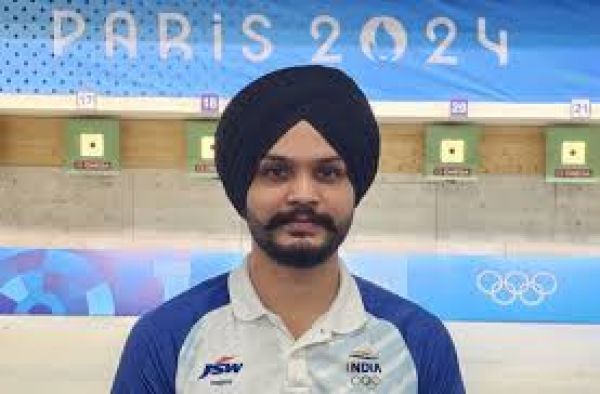 जीत के बाद इंडिया हाउस में डोसा, गोलगप्पे और भेल खाई निशानेबाज सरबजोत ने