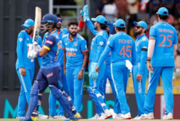वनडे सीरीज के पहले मैच में श्रीलंका ने पार की भारत के खिलाफ पावरप्ले की 'बाधा' 