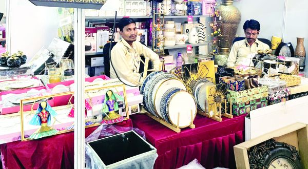 शगुन इवेंट्स की प्रदर्शनी में अनोखी राखियों का है संग्रह
