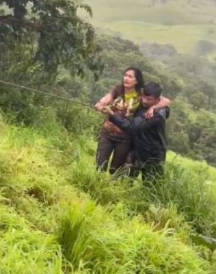 महाराष्ट्र: सेल्फी के चक्कर में युवती ने जोखिम में डाली जान