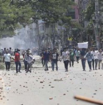 बांग्लादेश में प्रदर्शनकारियों और सत्तारूढ़ दल के समर्थकों के बीच झड़प; दो लोगों की मौत,30 घायल