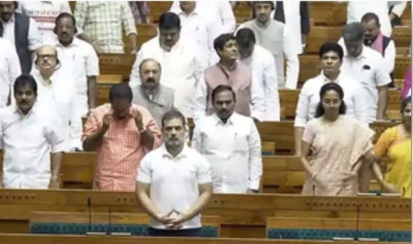 लोकसभा में हिरोशिमा और नागासाकी के परमाणु बम विस्फोटों में मारे गए लोगों को दी गई श्रद्धांजलि
