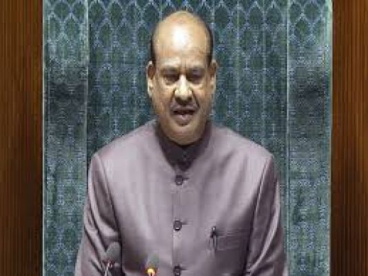 संसद के किसी भी द्वार पर धरना-प्रदर्शन नहीं करने के निर्णय पर अमल करें सभी दल: बिरला