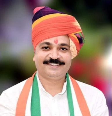 सत्ता के नशे में चूर है राजस्थान सरकार, विधानसभा में चल रही तानाशाही : टीकाराम जूली
