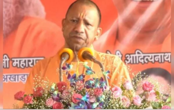 सीएम योगी ने अयोध्या में महंत परमहंस रामचंद्र दास की प्रतिमा का किया अनावरण 