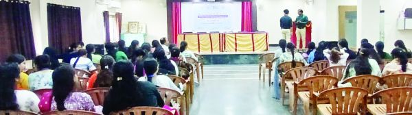 श्री अग्रसेन कन्या महाविद्यालय में वित्तीय साक्षरता कार्यशाला