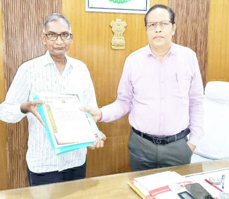 चेम्बर अध्यक्ष रतन शर्मा ने कलेक्टर से की भेंट
