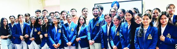 मैक कम्प्यूटर एप्लीकेशन विभाग के एलुमिनी टॉक में पूर्व टॉपर ने अपना सफर और अनुभव किया साझा