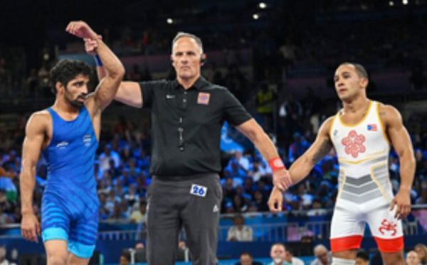 पहलवान अमन सहरावत ने कांस्य पदक अपने माता-पिता और देश को समर्पित किया 