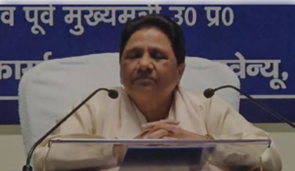 आरक्षण में क्रीमीलेयर लागू करने को लेकर अपनी स्थिति स्पष्ट करे केंद्र सरकार : मायावती 